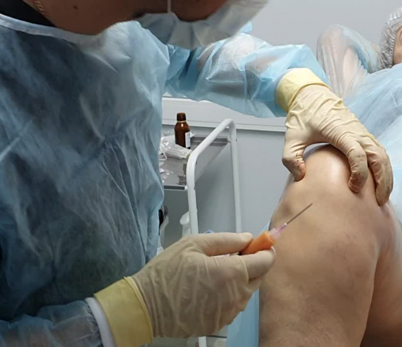 Внутрисуставные блокады в Ульяновске: быстрое снятие боли в колене, плече, тазобедренном суставе